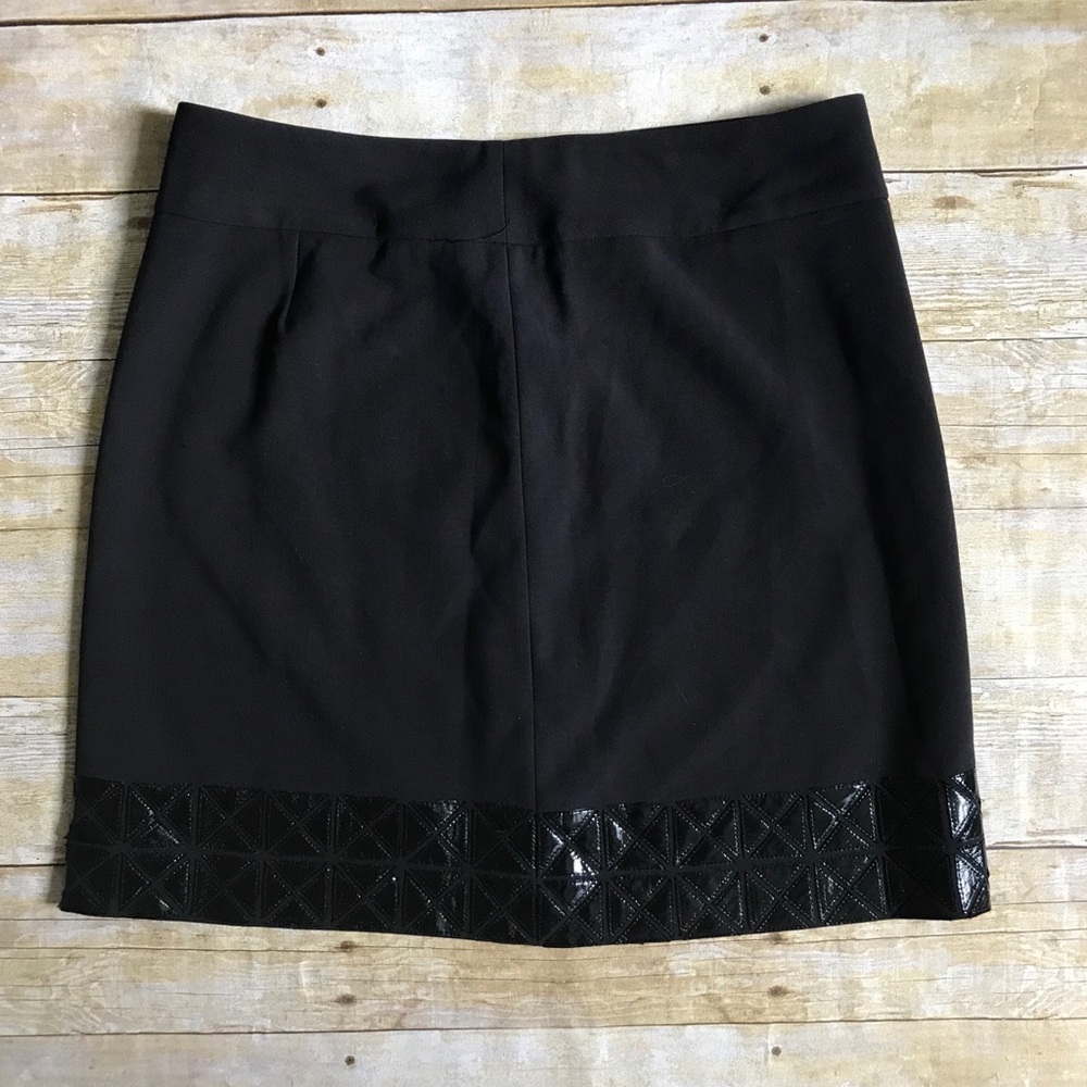 Chelsea & Theodore Black Geometric Quilted Shiny Trim Above Knee Skirt Size 10